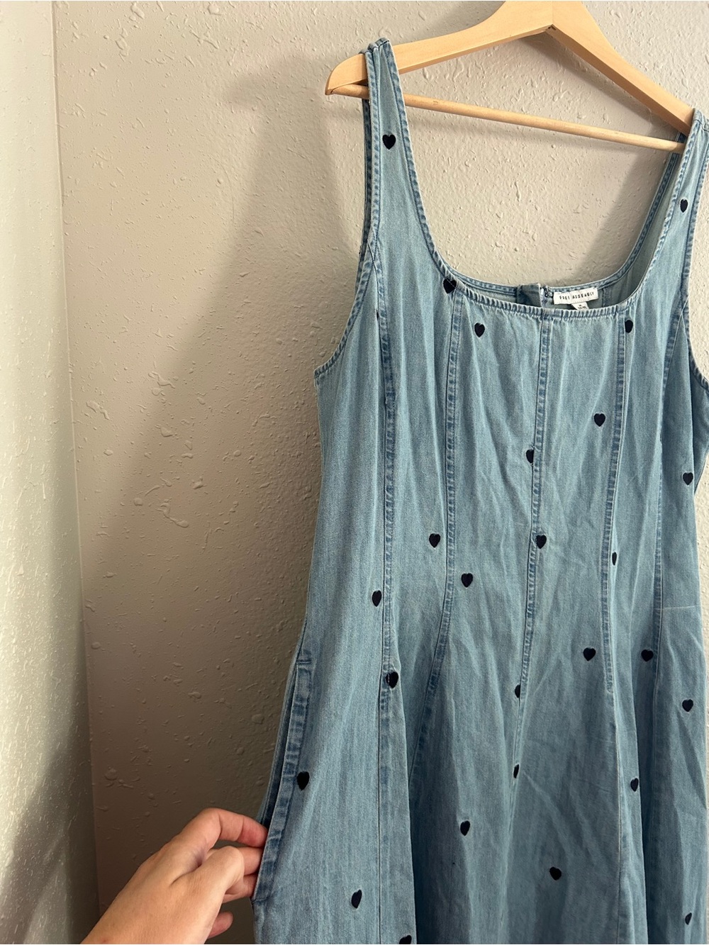 Free Assembly Sleeveless Blue Denim Midi Dress Embroidered Hearts XL - Picture 5 of 10